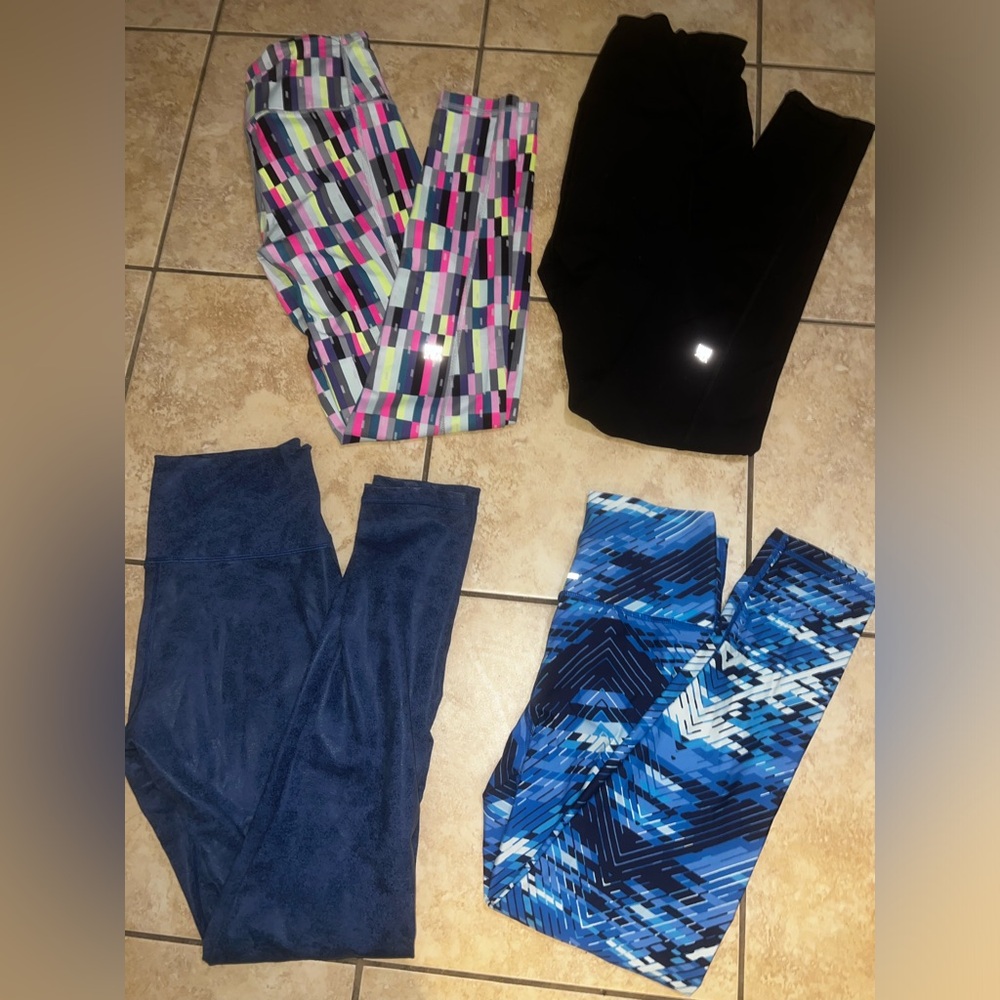 4 leggings size small
